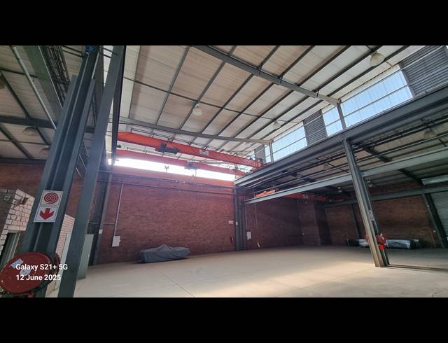 2,496M² WAREHOUSE TO LET IN HUGHES